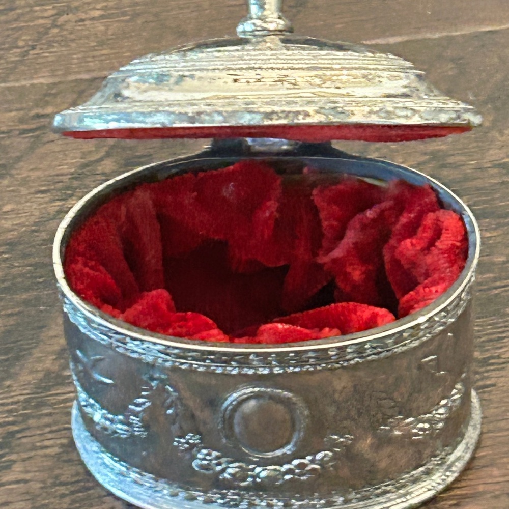 Vintage Godinger Silver Plated  Jewelry Trinket Box With Red Velvet Lining